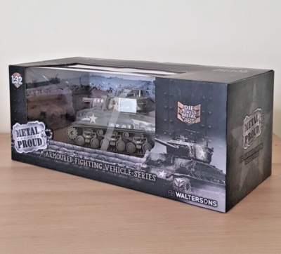 Char M4A3 Sherman HVSS 1/32 Forces Of Valor – Édition Deep Wading Gear – US Army 1945