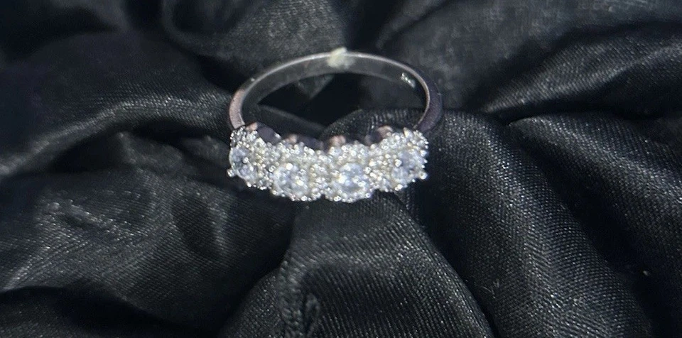 Anillo de eternidad redondo de 4 piedras de plata de ley 925 Foto 3 de 4