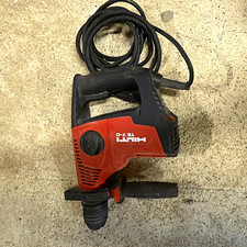 Hilti TE 7 Corded Rotary Hammer Drill w/ Side Handle, 1/2 in Bit Size