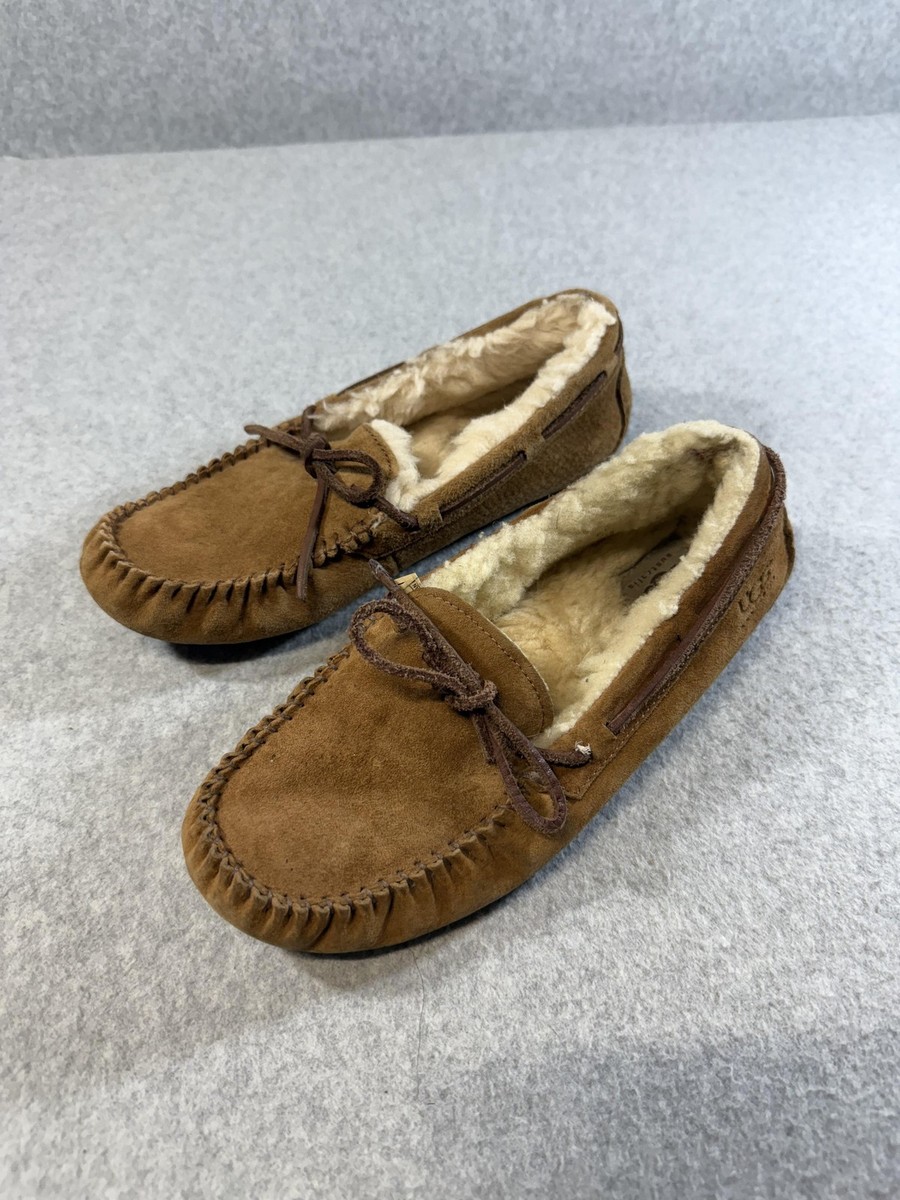 UGG Dakota Moccasin Shoes Womens Size 7 Brown Suede  display picture 2