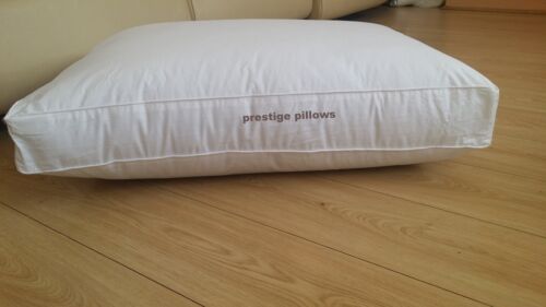 PAIR OF BOX PILLOWS NEW LUXURY BED 5 STAR HOTEL KINGS 2 PILLOW MEDIUM RRP £60 - Picture 2 of 2