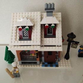 LEGO Creator Winter Village Bakery 10216 In 2010 used Retired #1712