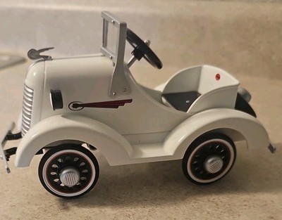Halmark kid car cls 1935 White Garton Pontiac pedal car Ltd Ed (4,932 of 14,500)
