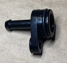 Adaptador de tubo de refrigerante del motor URO Parts miniatura 4
