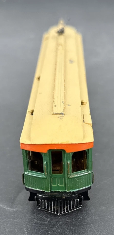 Interurbano de latón escala HO con vestíbulo en la parte posterior pintado y muy afilado Foto 2 de 4