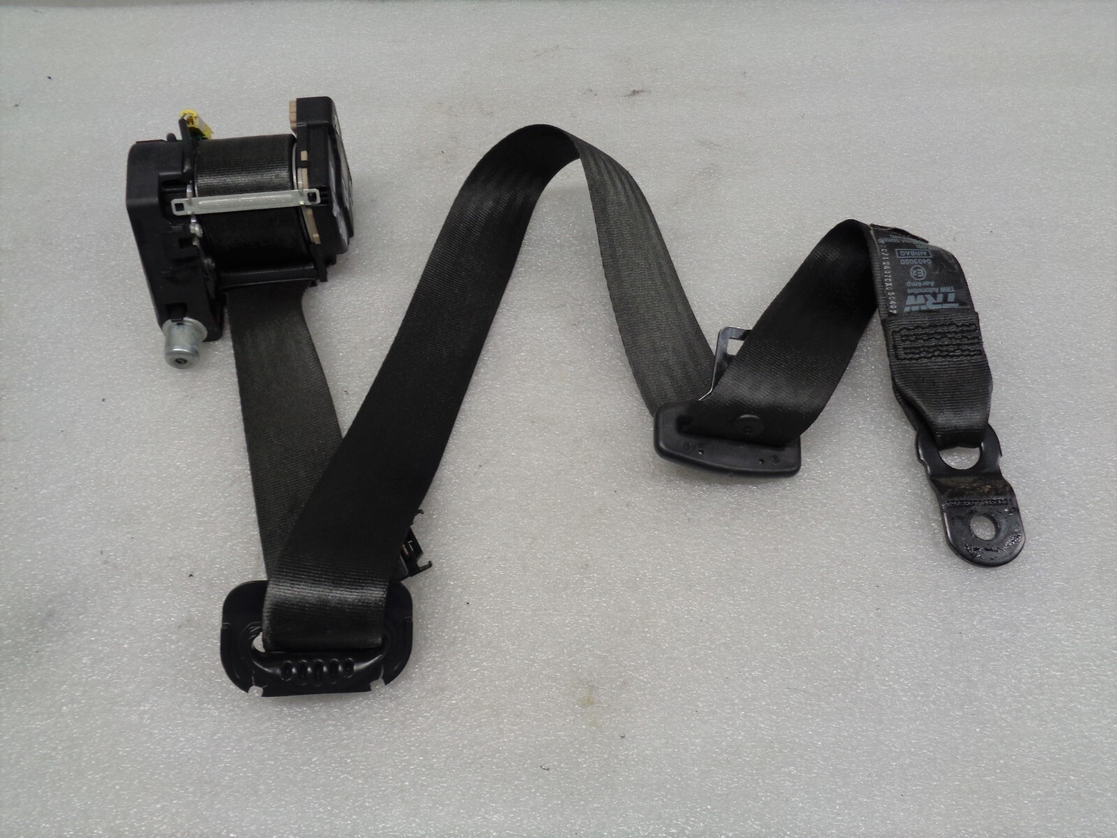 03-07 Maserati Quattroporte M139 Front Left Seat Belt Retractor OEM AK2209217