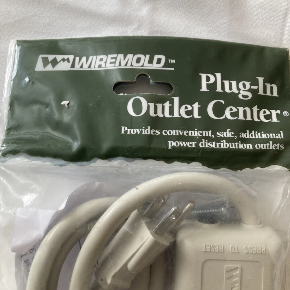 NEW Wiremold Plug-In Outlet Center Unit 6 Outlet Extension Cord Outlet 3 prong - Image 4 of 4
