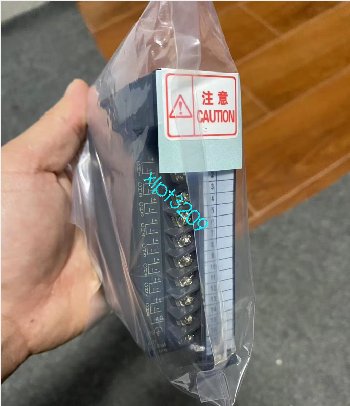 (新品)Q68ADI・ADV MITSUBISHI Q68ADI ANALOG DIGITAL CONVERSION UNIT A/D CONVERTER PLC
