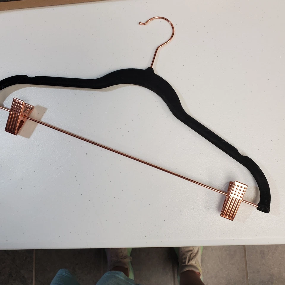 Perchas para pantalones de día de casa terciopelo negro oro rosa clips gancho 16,7 pulgadas duradero Foto 3 de 4