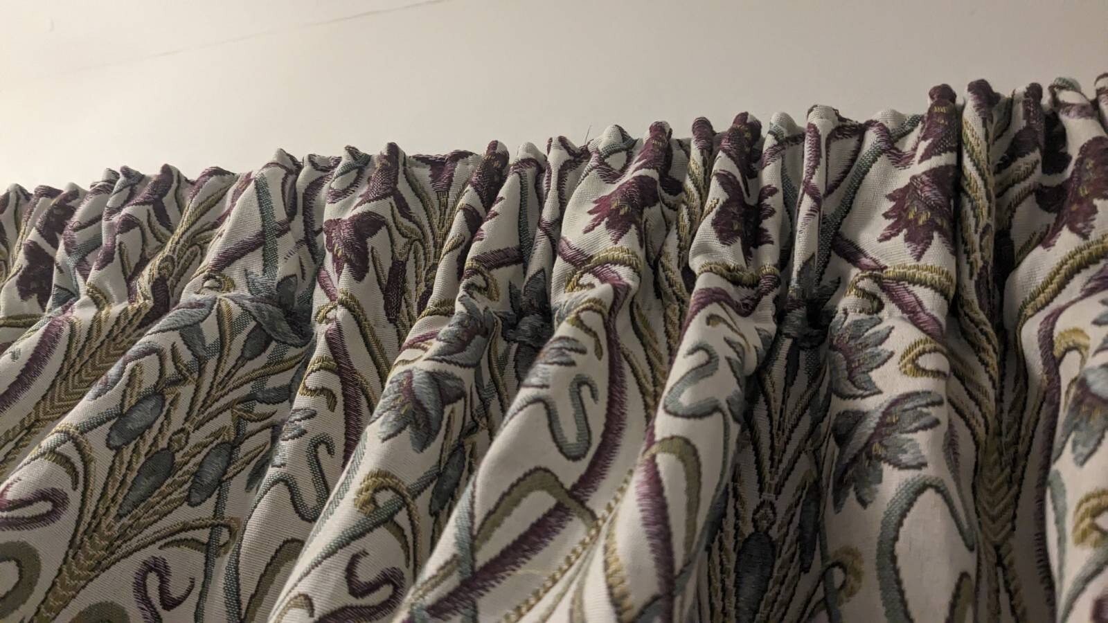 Dunelm M2M Lucetta Mulberry Pinch Pleat Curtains & Cushion Standard