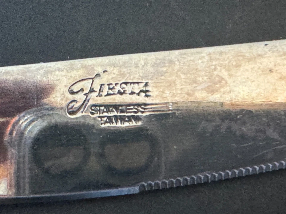 1986 Vintage Homer Laughlin FIESTA ROSE Flatware - 5-piece Place Settings - Image 2 of 2