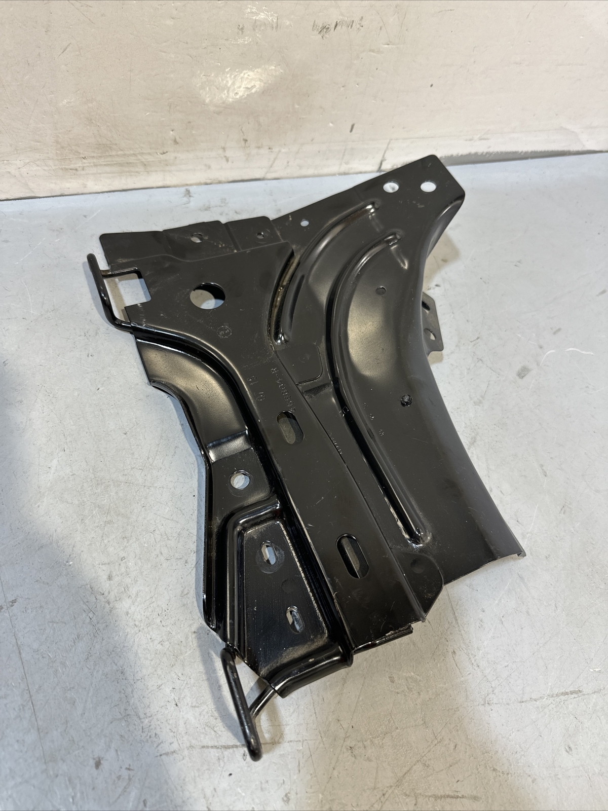 2010 JAGUAR XF DRIVER SIDE REAR RIGHT CHILD SEAT BRACKET MOUNT SUPPORT