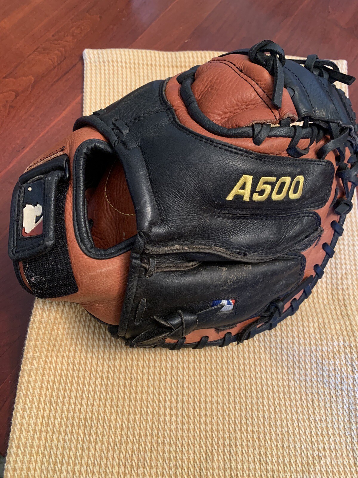 Wilson Advantage ACM325 A500 Youth Boys 32.5” RH Baseball Catchers Mitt