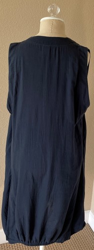 Mini Vestido Francés MALIA MILLS Flavie Cuello en V Bolsillos con Cinturón Dobladillo Nube 12 Azul Marino $395 - Imagen 10 de 15