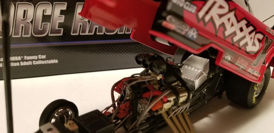 John Force "Autografiado" 2015 TRAXXAS Chevrolet Funny Car 1/24 por Lionel Racing Foto 3 de 4