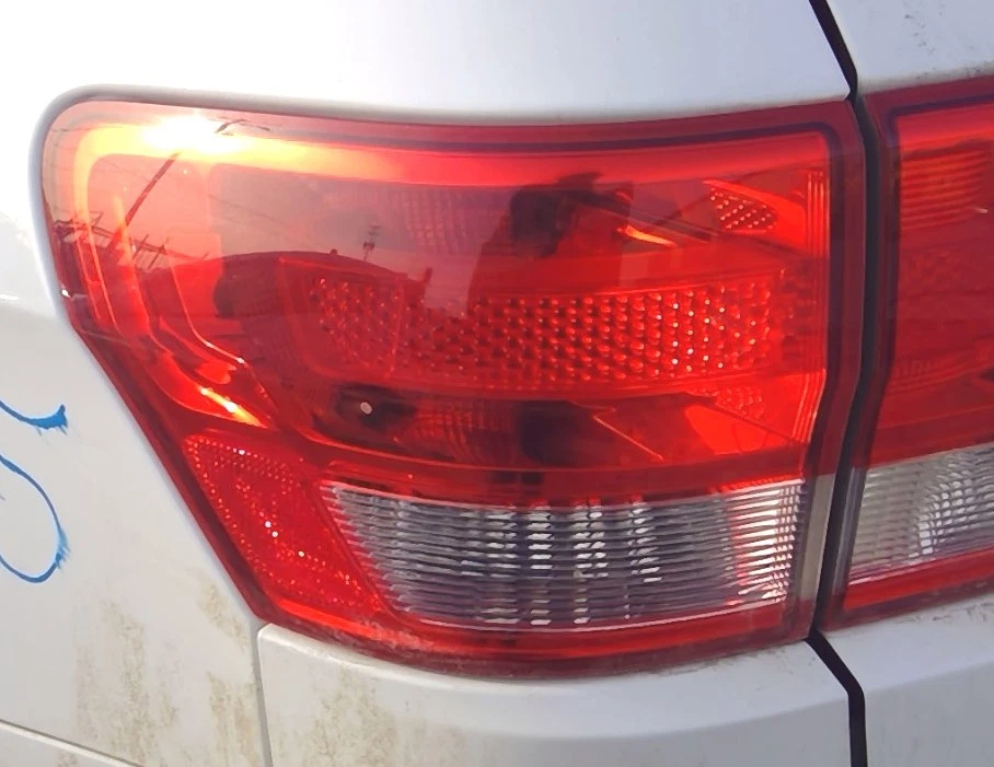 Driver Tail Light Quarter Mount Brake Lamp 2011 2012 2013 Jeep Grand Cherokee - Изображение 2 из 4