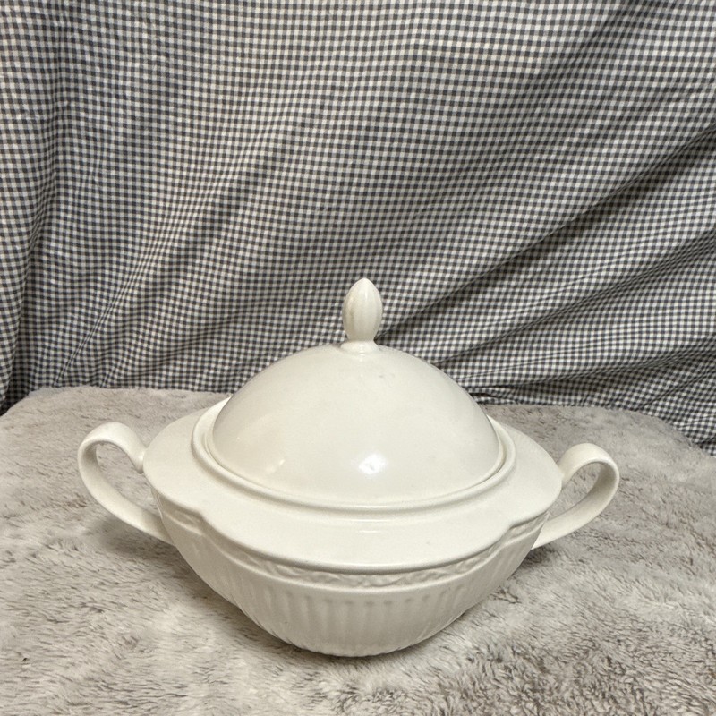 Mikasa Italian Countryside DD900 White Porcelain Soup Tureen w/ Lid 3 qt