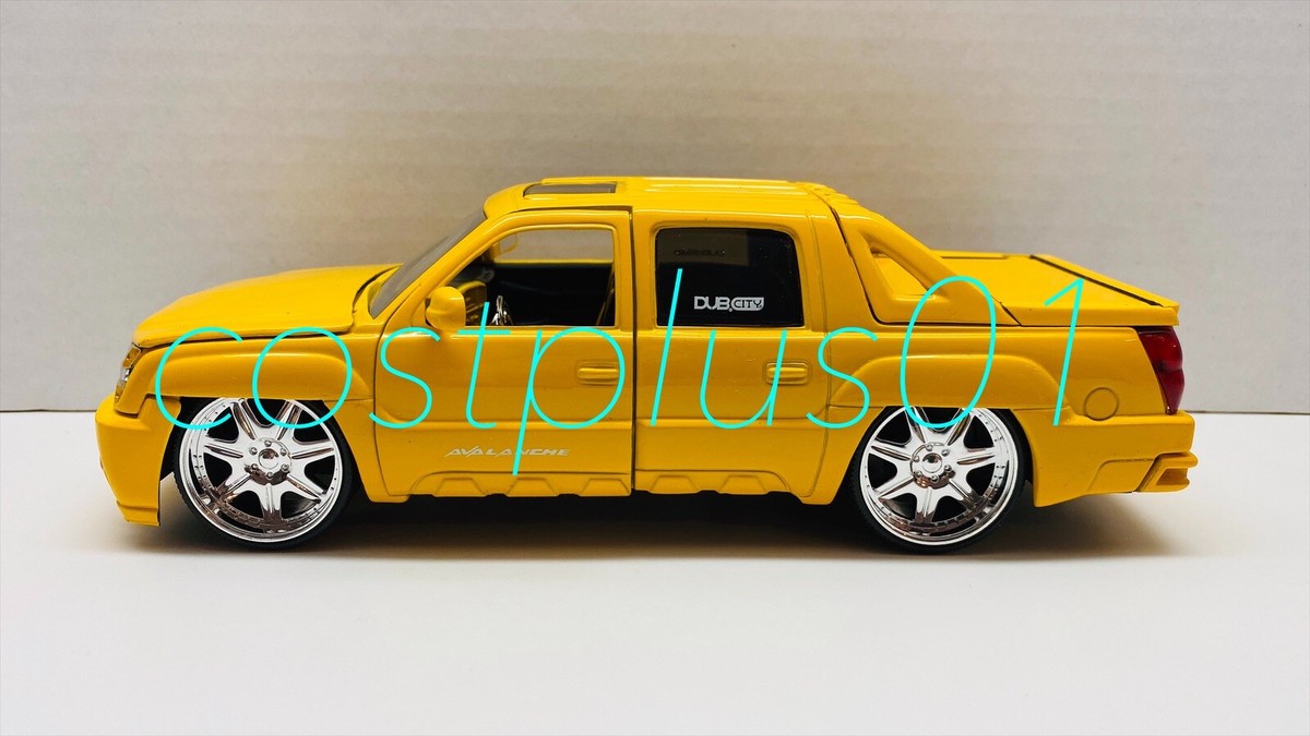 JADA DUB CITY 2001 CHEVY AVALANCHE 1:24 YELLOW | eBay