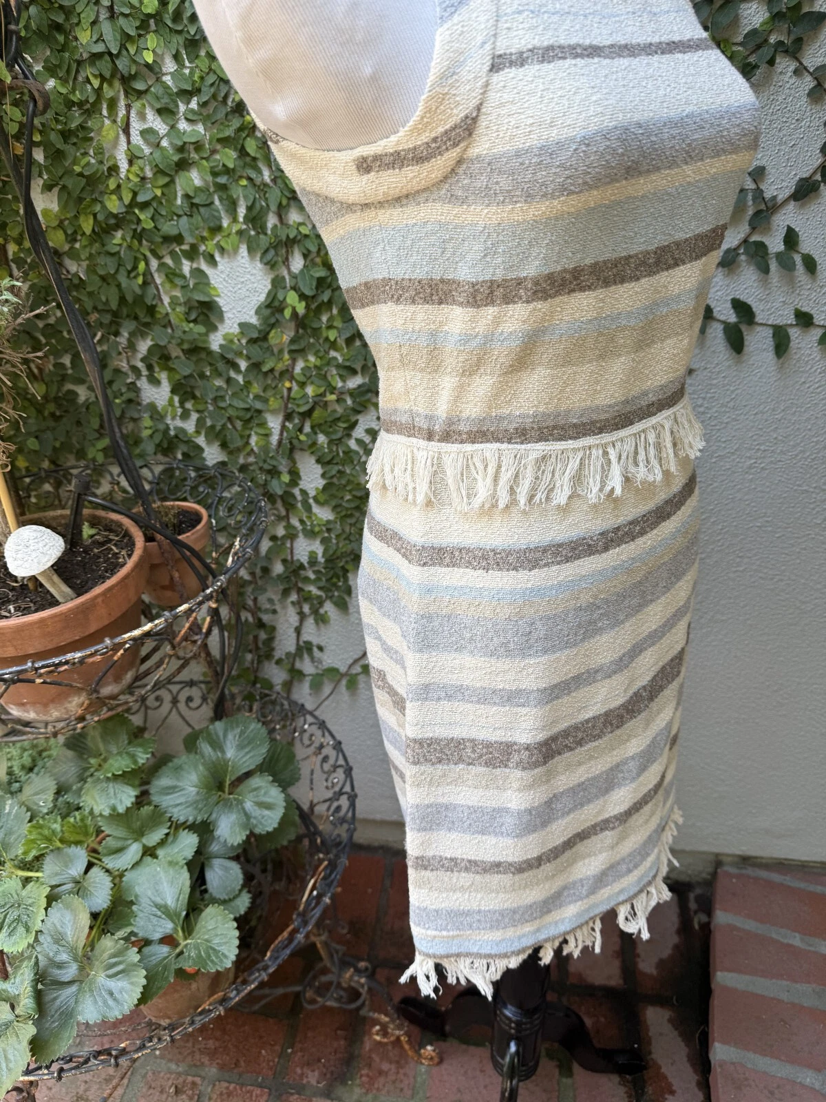 Abito Tory Burch senza maniche in tweed grigio panna a righe con frange ~ taglia 2