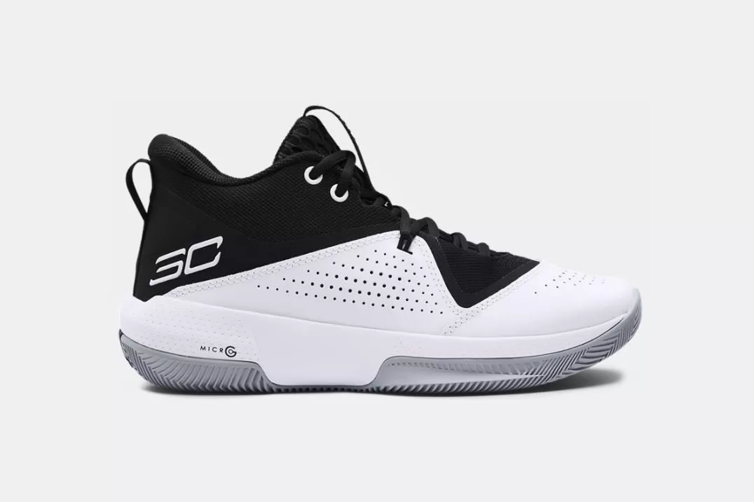 Under Armour UA SC 3ZER0 IV Basketball Sneakers Shoes Black / White / White