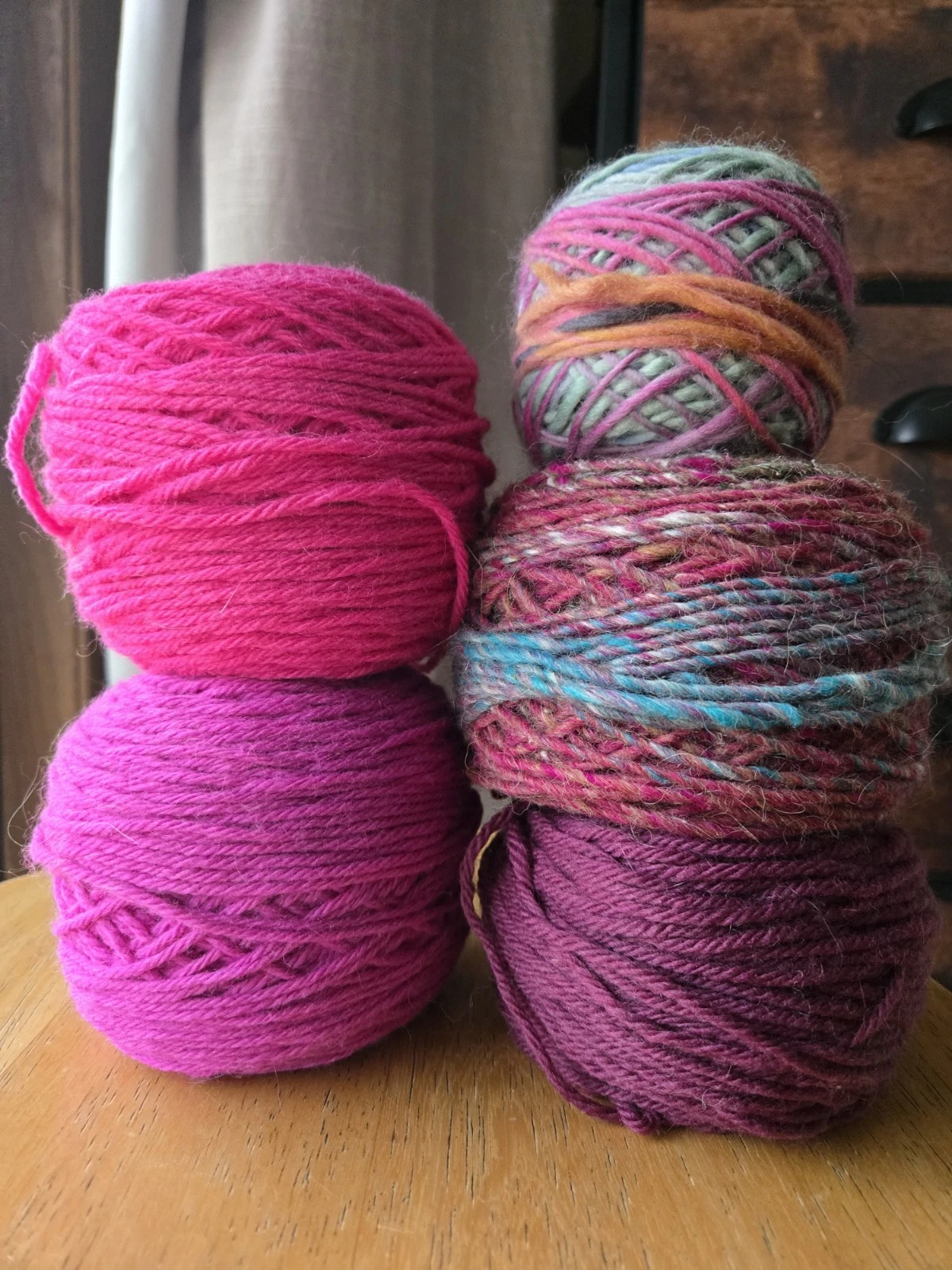 Mixed Set of wool yarns purples/pinks 339g Mixed Cascade Yarns Highland Wool image 1