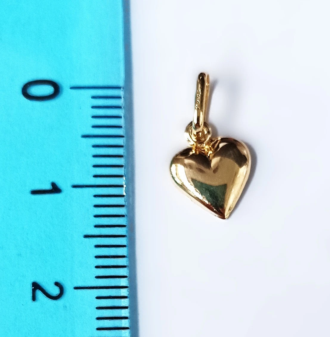 Ciondolo Cuore in Oro Giallo con Zirconi - Gioielleria Amadori Ciondolo Cuore in Oro Giallo con Zirconi - Gioielleria Amadori
