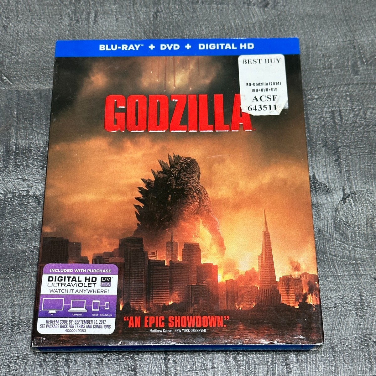 Godzilla (Blu-ray + DVD + Digital HD UltraViolet Combo Pack) DVDs