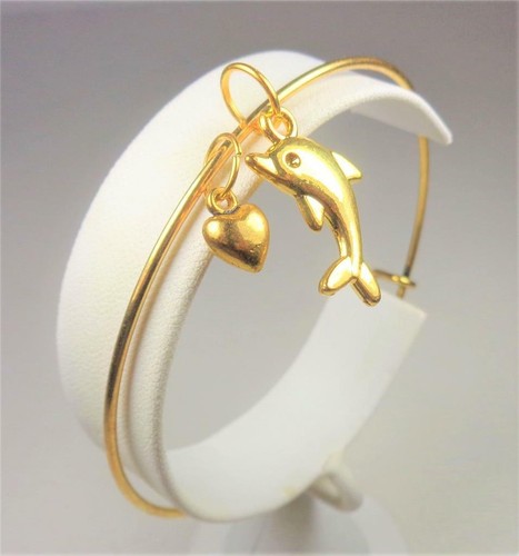 BEACH FASHION GOLD TONE RHODIUM NAUTICAL DOLPHIN & HEART CHARM BANGLE BRACELET - Picture 2 of 6