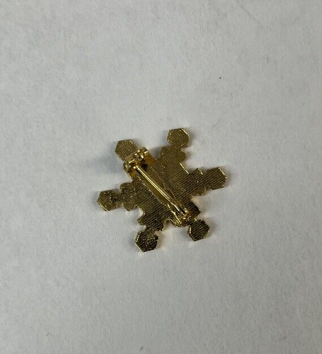 UTAH UT SNOWFLAKE SKI PIN - PINBACK BADGE HAT SKIING RED/WHITE/GOLD - Picture 4 of 5