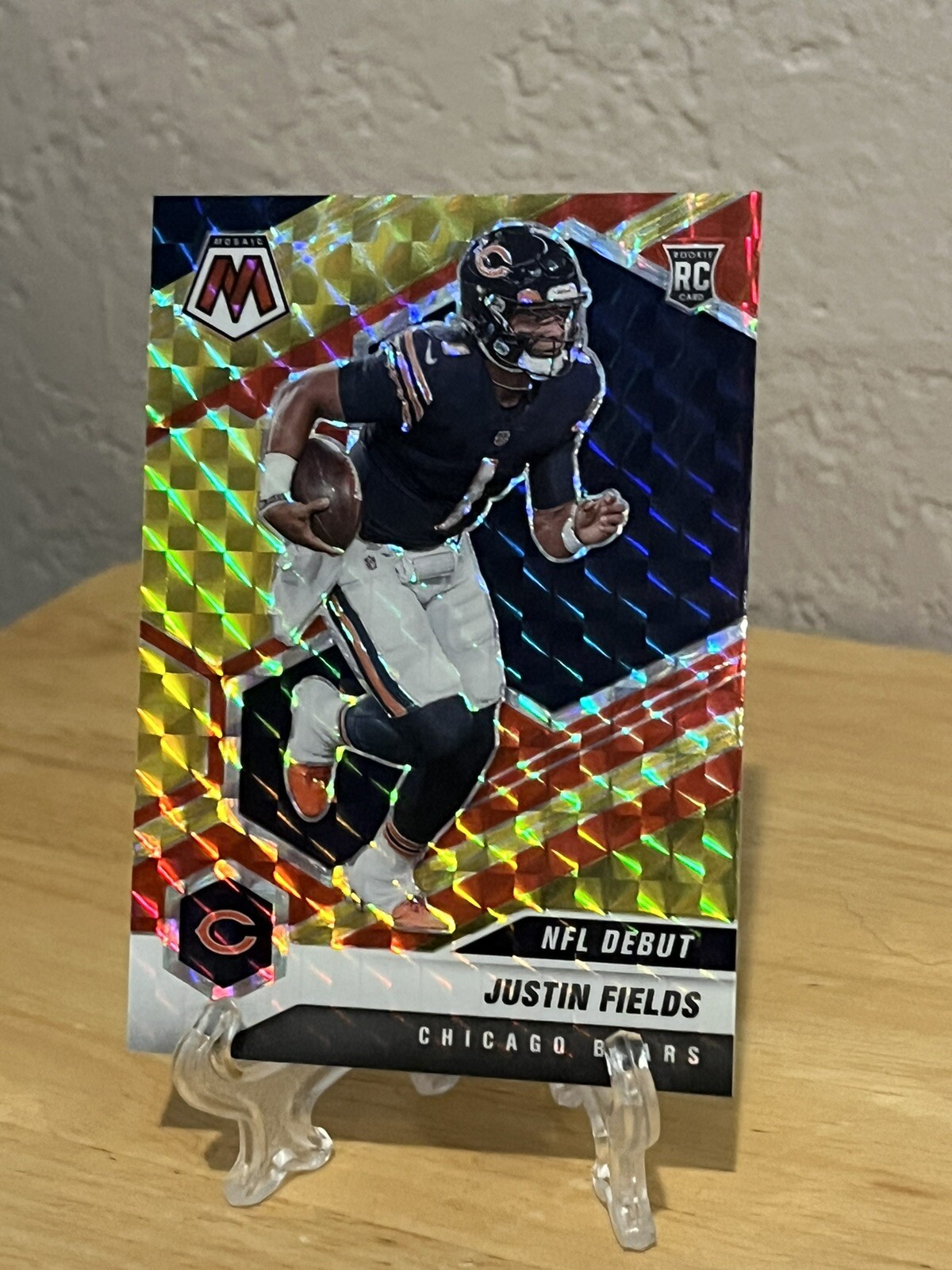 2021 Panini Mosaic Justin Fields Rookie NFL Debut Red Yellow Fusion Prizm 03/80