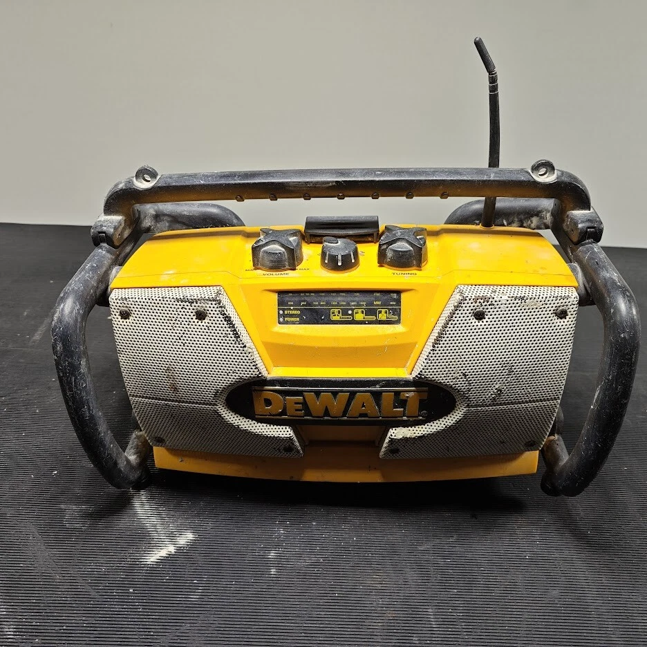 DEWALT DW911 Radio - Funktioniert Nicht, Verkratzt - Bild 2 von 4
