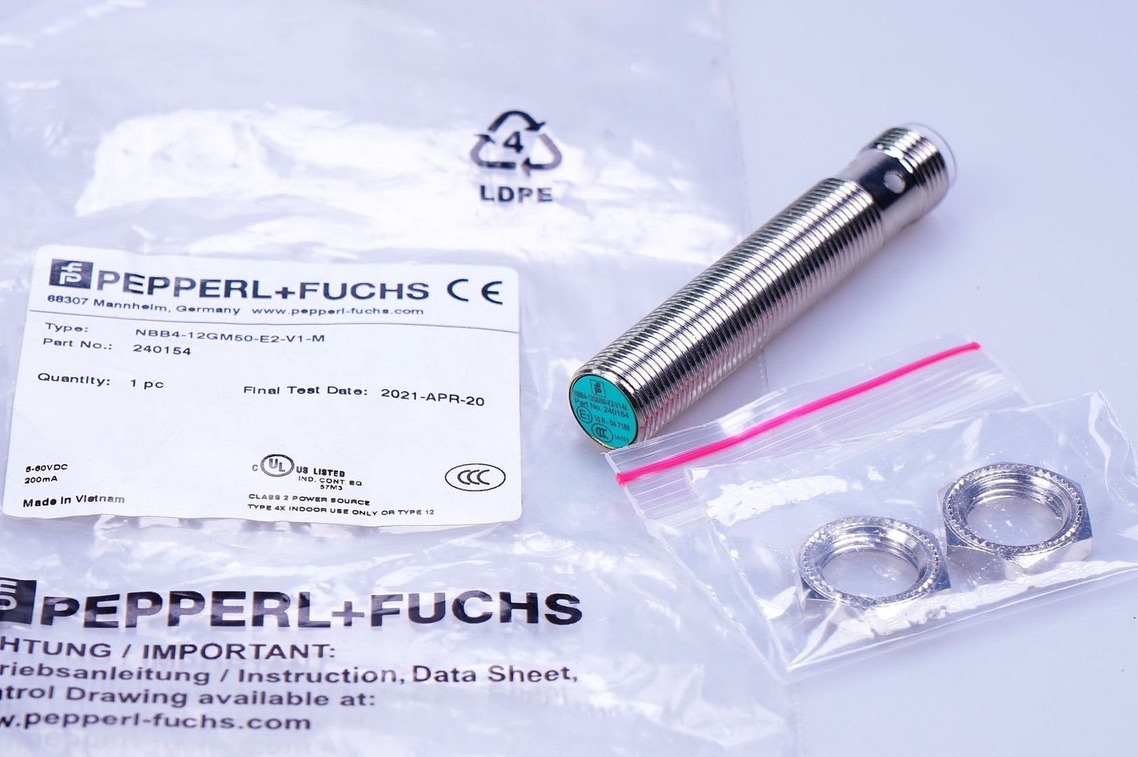 PEPPERL & FUCHS Inductive Sensor Type Nbb4-12gm50-e2-v1-m 240154 Closer New