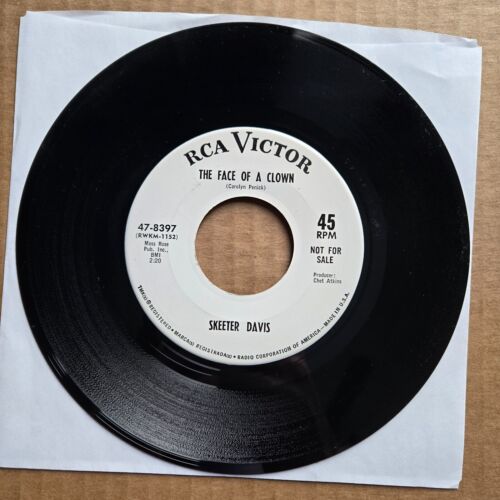 SKEETER DAVIS Let Me Get Close To You DJ PROMO 45 7" COUNTRY Vinyl Record - Picture 2 of 2