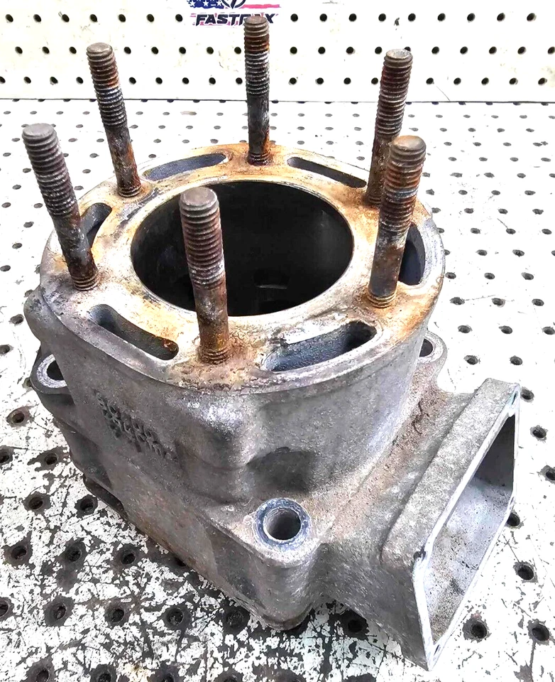 1997-2001 Yamaha Snowmobile Vmax XT XTC SX VT 500 Cylinder 8CJ-11311-00-00 Core - Imagem 3 de 4