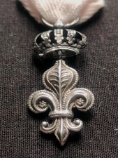 Superbe Décoration Du Lys À Couronne En argent Restauration Louis XVIII 1814 19e