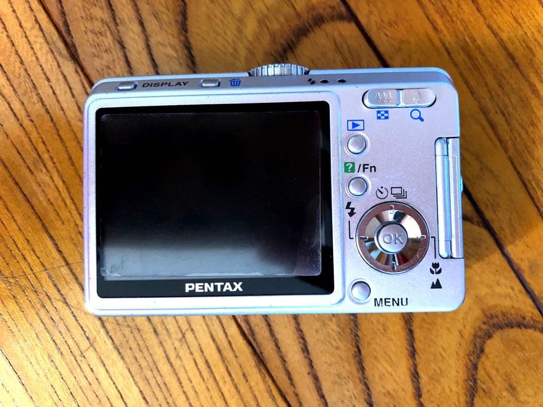 PENTAX Optio 6 Megapixel Compact Digital Camera Silver Tested Good