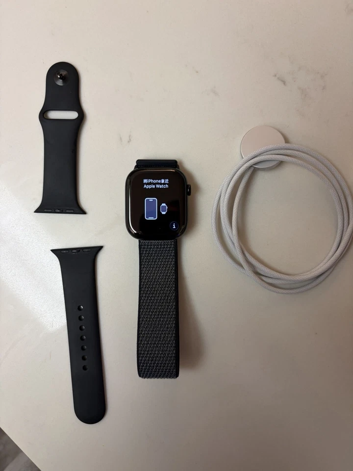 Apple Watch Series 11 46 mm GPS + Celular Negro Jet Desbloqueado Foto 2 de 4