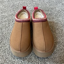 Brown Slip-On Women's Slippers with Plush Lining and Red Trim