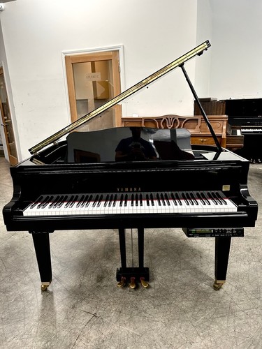 Yamaha DGT7 Digital Grand Piano w/Player System 4'10" Polished Ebony