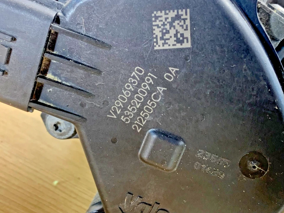 2016-2022 INFINITI Q50 Q60 Thermostat Water Control Valve 21250-5CA0A OEM *NOTE* - Image 3 of 4