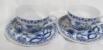 TRIPTIS PORZELLAN ZWIEBELMUSTER Blue Onion Flat Cups & Saucers-LOT OF 2 SETS