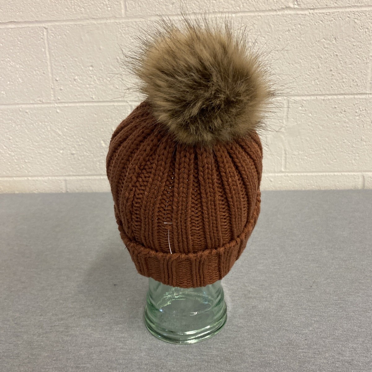 TAHARI ⚜ WOMEN\'S BROWN POMPOM WINTER HAT Cable Knit Fur Pom Hat, Walnut – SpearmintLOVE main image 4