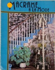 VTG Classic Macrame Pattern Book Leaflet Macrame A La Mode - 12 Projects