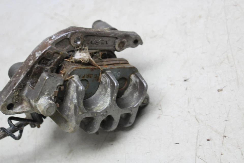 1996 HONDA SHADOW VLX 600 VT600C FRONT BRAKE MASTER CYLINDER AND CALIPER Foto 3 de 4