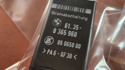 BMW 7 Series E38 Battery Crash Disconnection Control Relay 8365960 