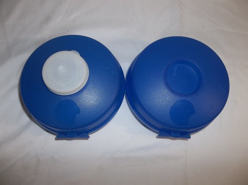 Tupperware 2 Blue Round Sandwich or Bagel Keepers plus Smidget Container w/ Seal - Picture 12 of 12