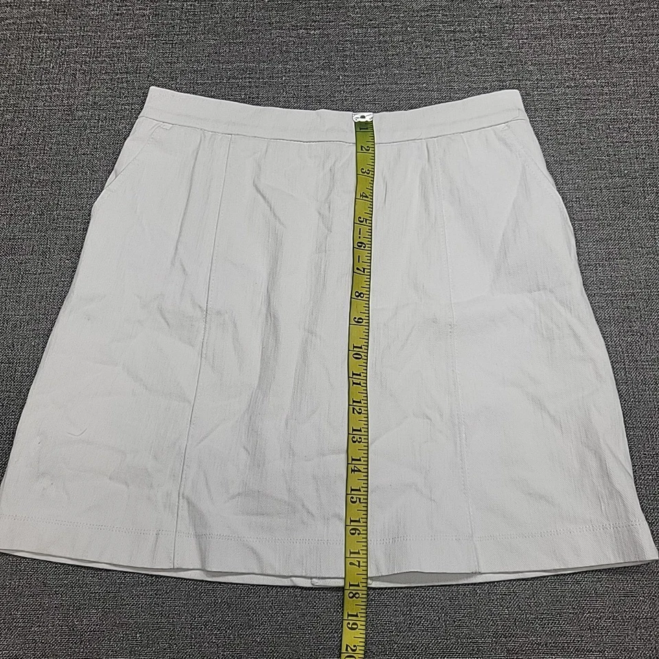 Falda corta Isaac Mizrahi Live Pull On con bolsillos talla pequeña falda blanca incorporada en pantalones cortos Foto 3 de 4