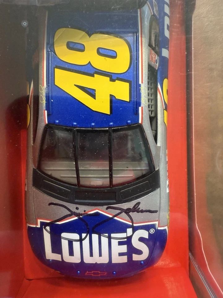 Jimmie Johnson Autografiado Escala 1:24 Diecast 2002 Serie Coleccionista Réplica Foto 2 de 4