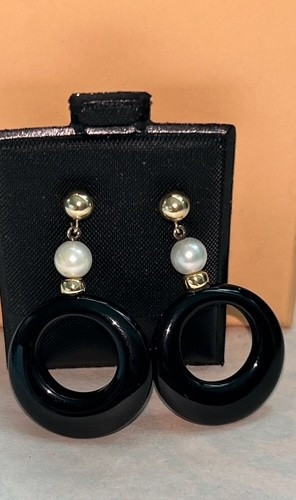 Beautiful   14K Yellow Gold Pearl & Onyx Hoop Earrings