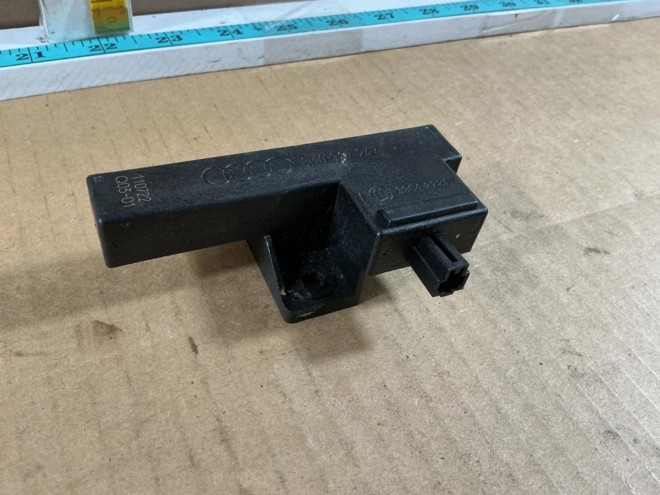 Módulo de antena de entrada trasera sin llave Audi A5 2009-2016 8K0907247 OEM Foto 4 de 4